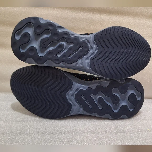 Nike Phantom React, New With Box - Picture 4 of 6